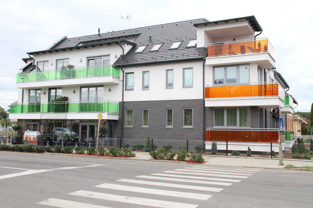 Németh Apartmanok Sárvár Extérieur photo