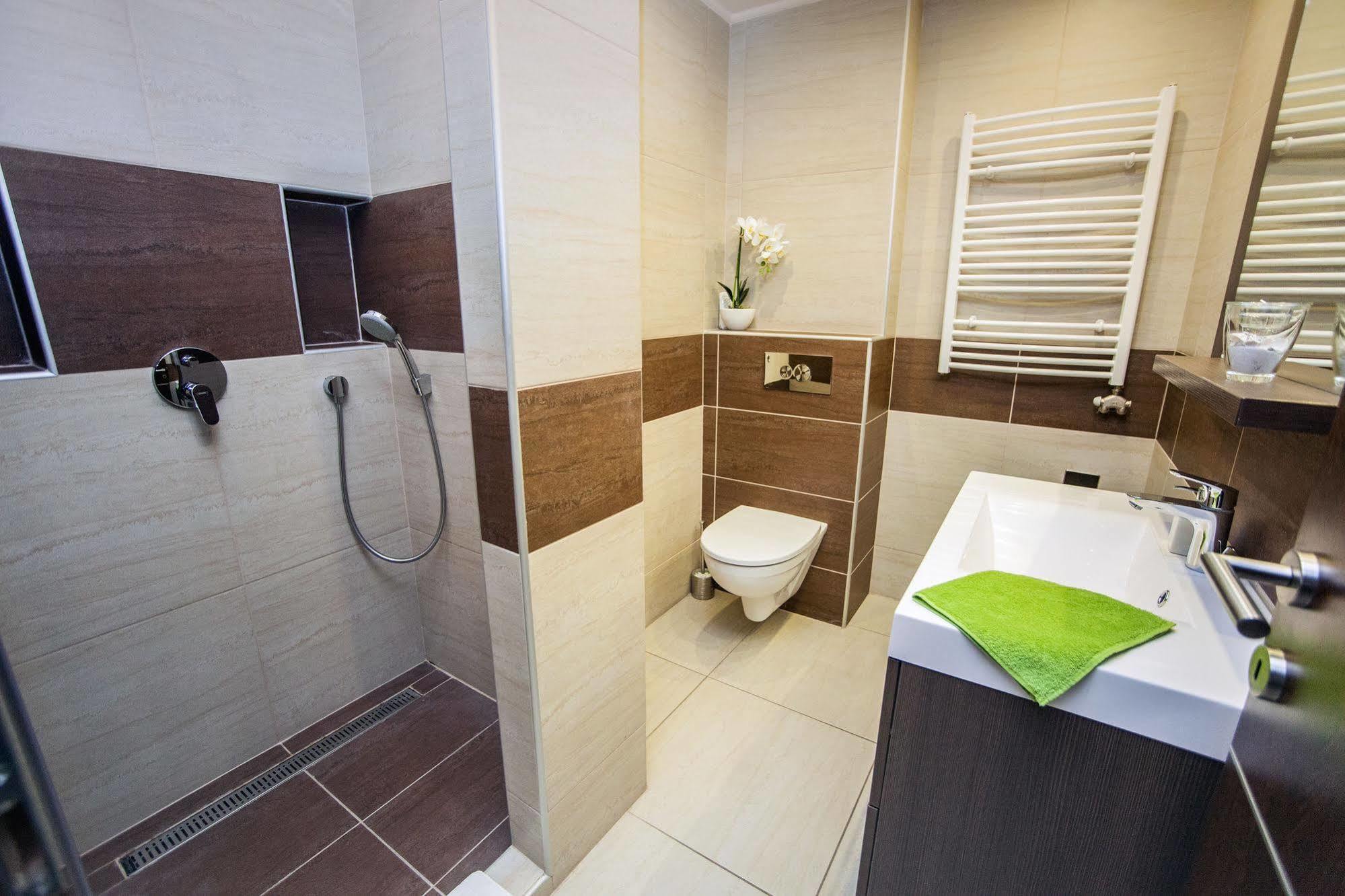 Németh Apartmanok Sárvár Extérieur photo